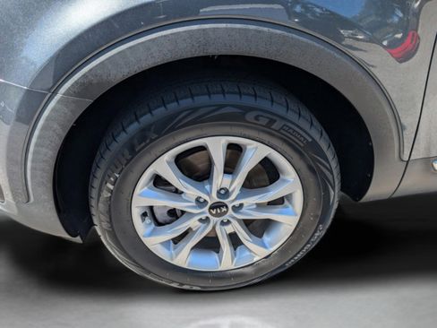 Used 2020 Kia Telluride LX FWD image 13