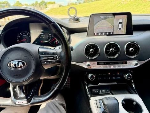 Used 2020 Kia Stinger GT2 AWD/4WD image 10