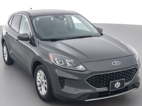 Used 2020 Ford Escape SE FWD image 1