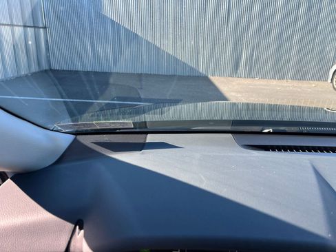 Used 2025 Toyota Camry LE image 33