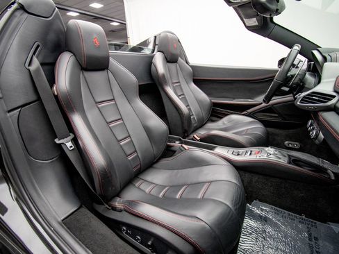 Used 2014 Ferrari 458 Spider RWD image 22
