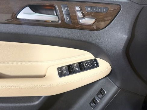 Used 2017 Mercedes-Benz GLS 450 4MATIC image 22
