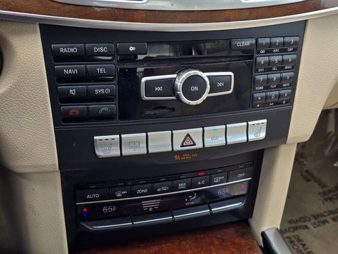 Used 2014 Mercedes-Benz E 250 BlueTEC Sedan w/ Premium 1 Package image 33