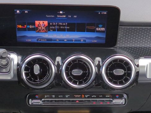New 2026 Mercedes-Benz GLB 250 image 18