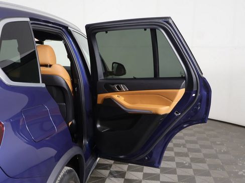 Used 2022 BMW X5 xDrive40i AWD/4WD image 25