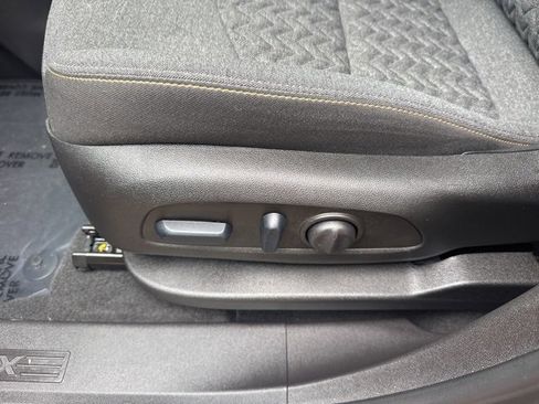 Used 2023 Chevrolet Equinox LT image 14