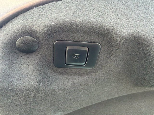 Used 2016 Lincoln MKZ w/ Equipment Group 200A Select FWD image 17