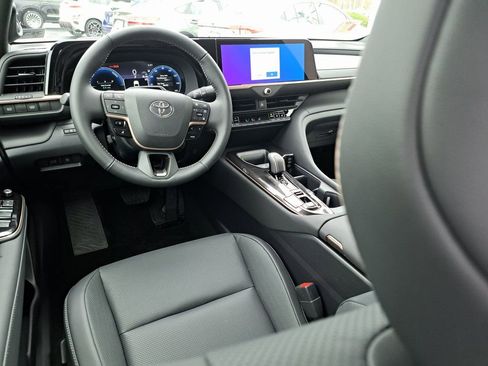 New 2026 Toyota Crown Platinum image 10