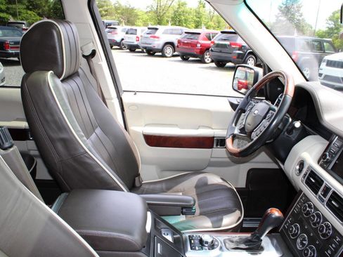 Used 2012 Land Rover Range Rover HSE LUX w/ Luxury Interior Pkg image 11