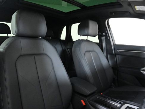 Certified 2025 Audi Q3 2.0T Premium w/ Convenience Package image 16