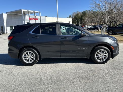 Used 2023 Chevrolet Equinox LT image 4