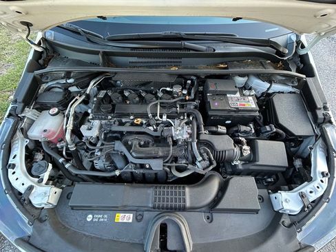 Used 2022 Toyota Corolla SE w/ SE Premium Package FWD image 11