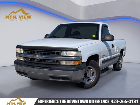 Used 2000 Chevrolet Silverado 1500 2WD Regular Cab w/ Exterior Appearance Pkg image 1