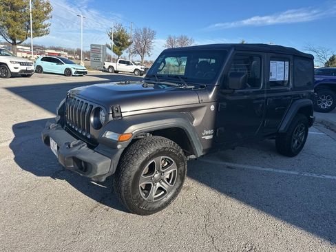 Used 2018 Jeep Wrangler Unlimited Sport S image 9