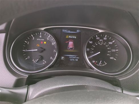 Used 2016 Nissan Rogue SV image 12