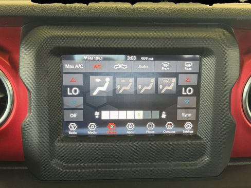 Used 2020 Jeep Gladiator Rubicon w/ Trailer Tow Package AWD/4WD image 23