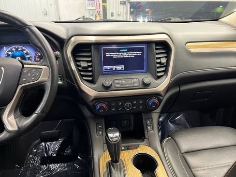 Used 2017 GMC Acadia Denali image 28