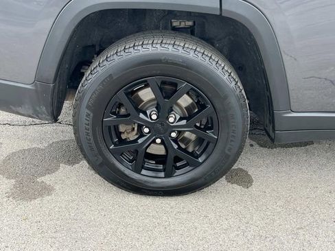 Certified 2024 Jeep Grand Cherokee L Altitude image 43