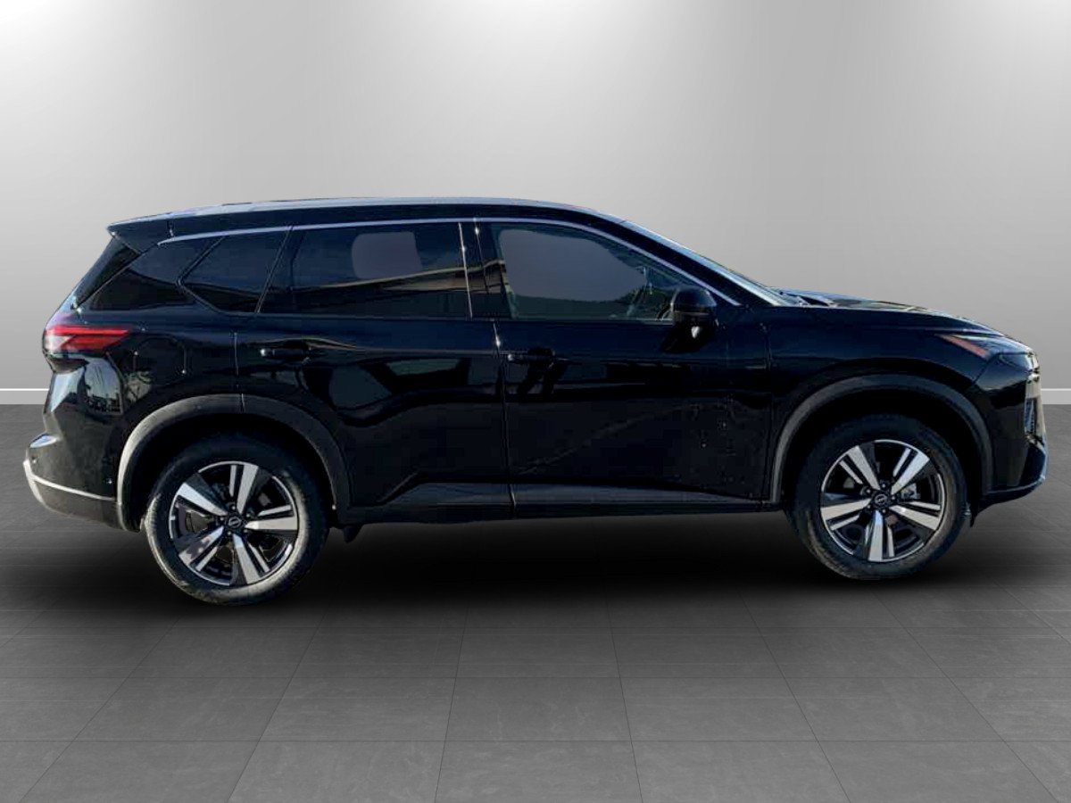 Used 2026 Nissan Rogue SL AWD/4WD image 8