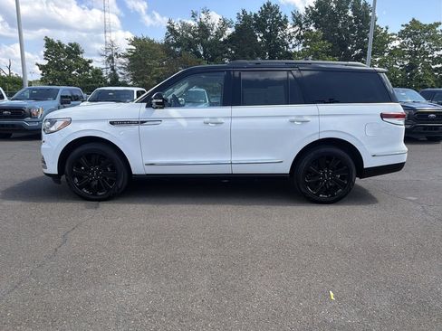 Certified 2023 Lincoln Navigator Black Label AWD/4WD image 2