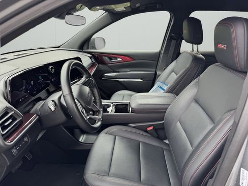 Used 2025 Chevrolet Traverse Z71 AWD/4WD image 17