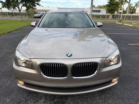 Used 2011 BMW 750i RWD image 5