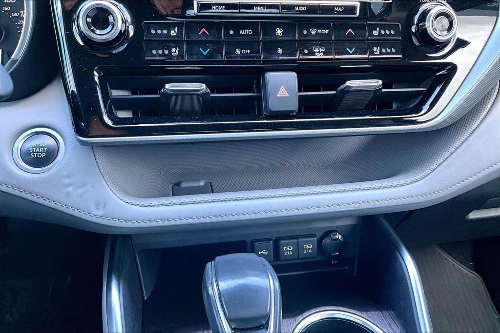 Used 2020 Toyota Highlander Platinum FWD image 12