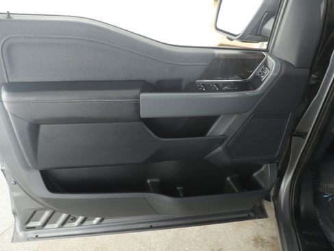 Used 2022 Ford F150 Lariat w/ Tow Technology Package image 9