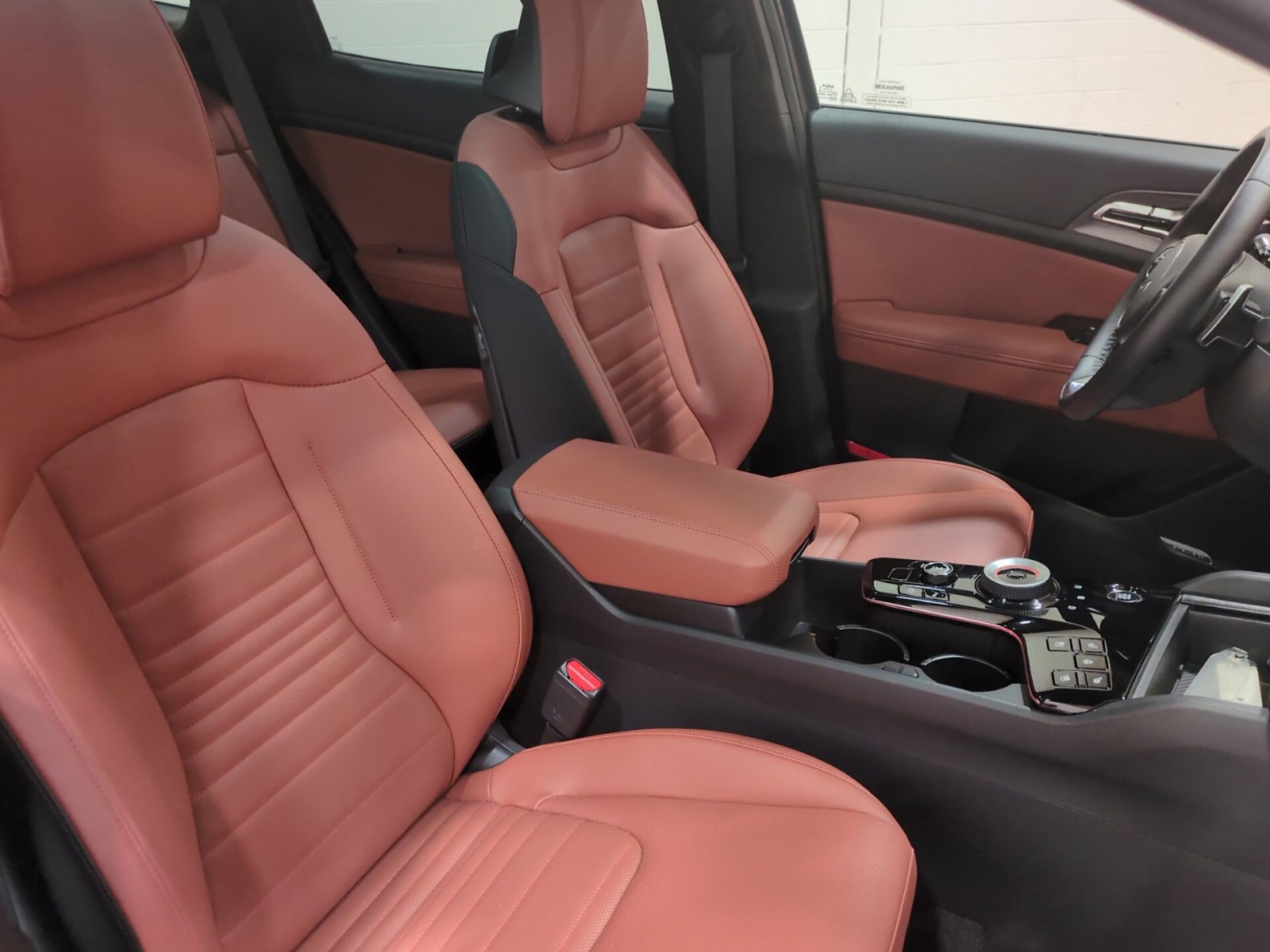 Certified 2025 Kia Sportage SX Prestige AWD/4WD image 10