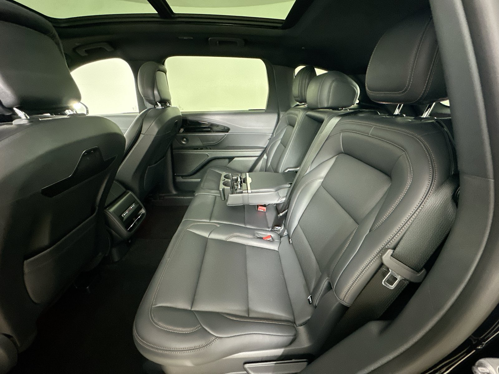 Used 2024 Lincoln Nautilus Premier w/ Equipment Group 102A AWD/4WD image 36