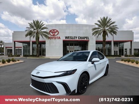 Certified 2026 Toyota Camry SE FWD image 1