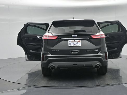 Used 2020 Ford Edge Titanium w/ Equipment Group 301A AWD/4WD image 36