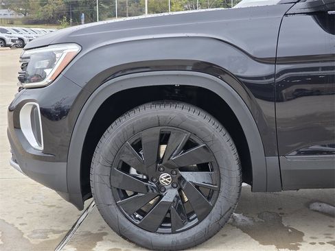 New 2026 Volkswagen Atlas SE image 5