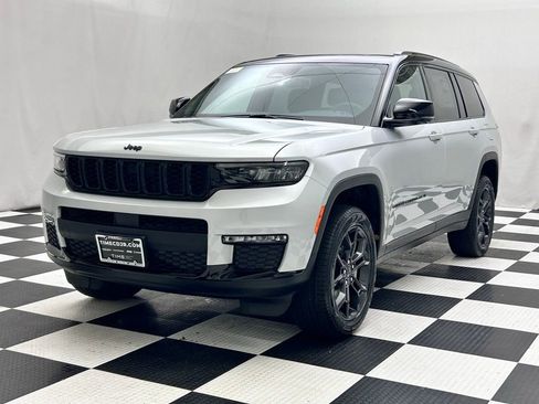 New 2025 Jeep Grand Cherokee L Limited image 4