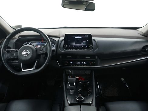 Used 2023 Nissan Rogue SV w/ SV Premium Package image 16