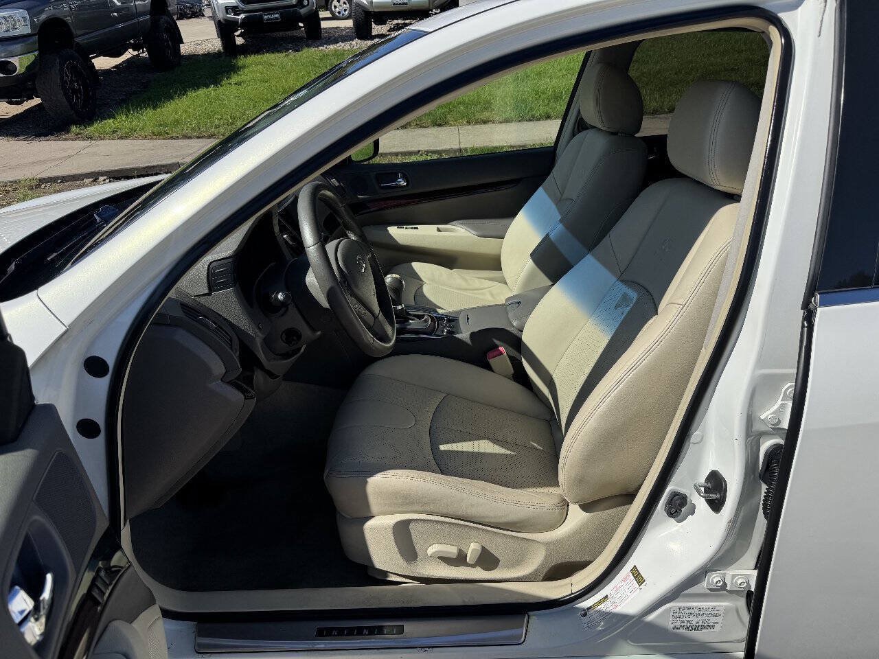Used 2013 INFINITI G37 x Sedan w/ Premium Pkg AWD/4WD image 10