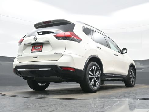 Used 2017 Nissan Rogue SL w/ SL Premium Package image 30