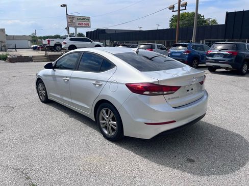 Used 2017 Hyundai Elantra Value Edition FWD image 5