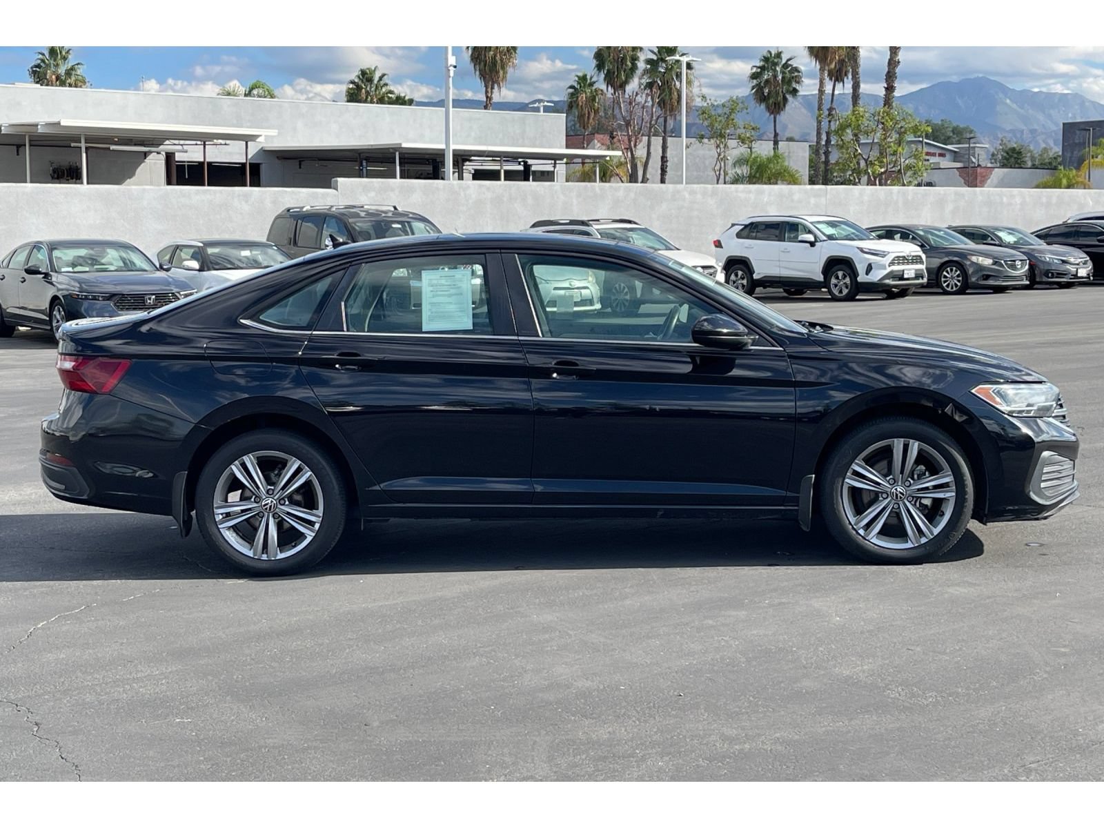 Used 2023 Volkswagen Jetta SE FWD image 7