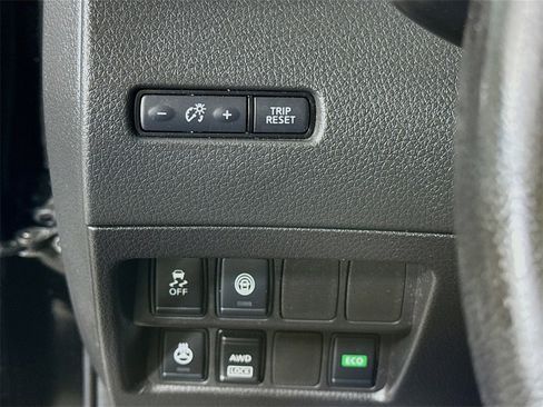 Used 2018 Nissan Rogue Sport SL w/ SL Premium Package image 20