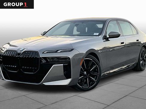Used 2025 BMW i7 xDrive60 AWD/4WD image 1