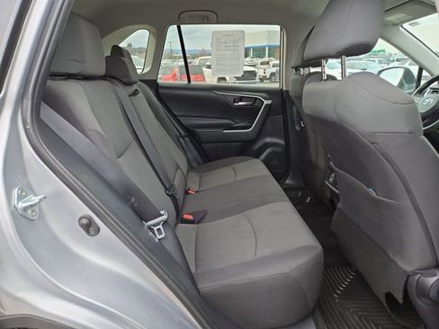 Used 2021 Toyota RAV4 XLE image 32