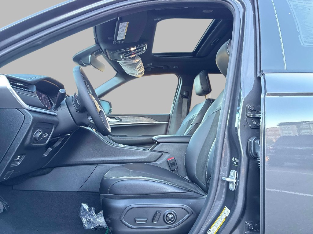 New 2026 Jeep Grand Cherokee Altitude AWD/4WD image 9