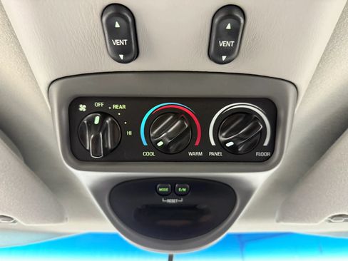 Used 2003 Ford Excursion XLT AWD/4WD image 28