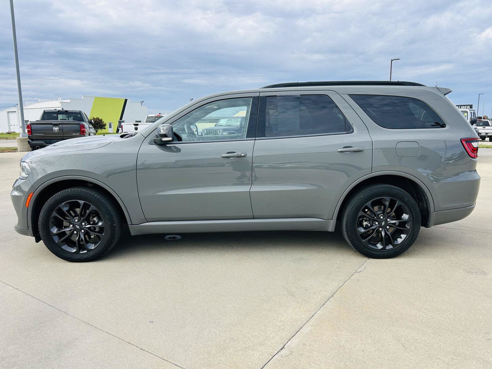 Used 2023 Dodge Durango GT AWD/4WD image 41
