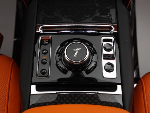 Certified 2023 Rolls-Royce Cullinan Black Badge w/ Driver's Package AWD/4WD image 30