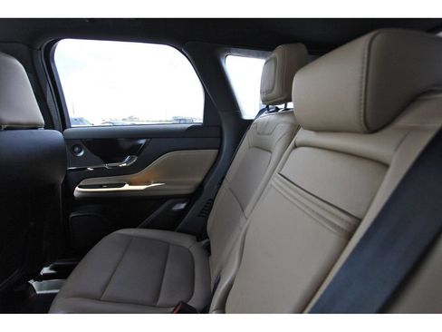 Used 2022 Lincoln Corsair Reserve w/ Luxury Package FWD image 12