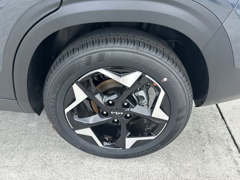 New 2026 Kia Seltos EX FWD image 10