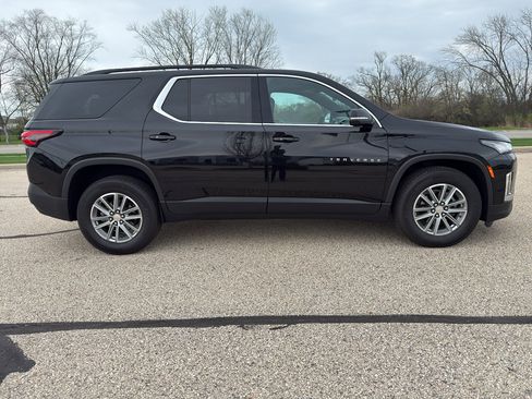 Used 2023 Chevrolet Traverse LT image 5