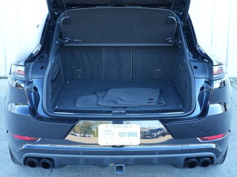 Used 2021 Porsche Cayenne Turbo S image 10